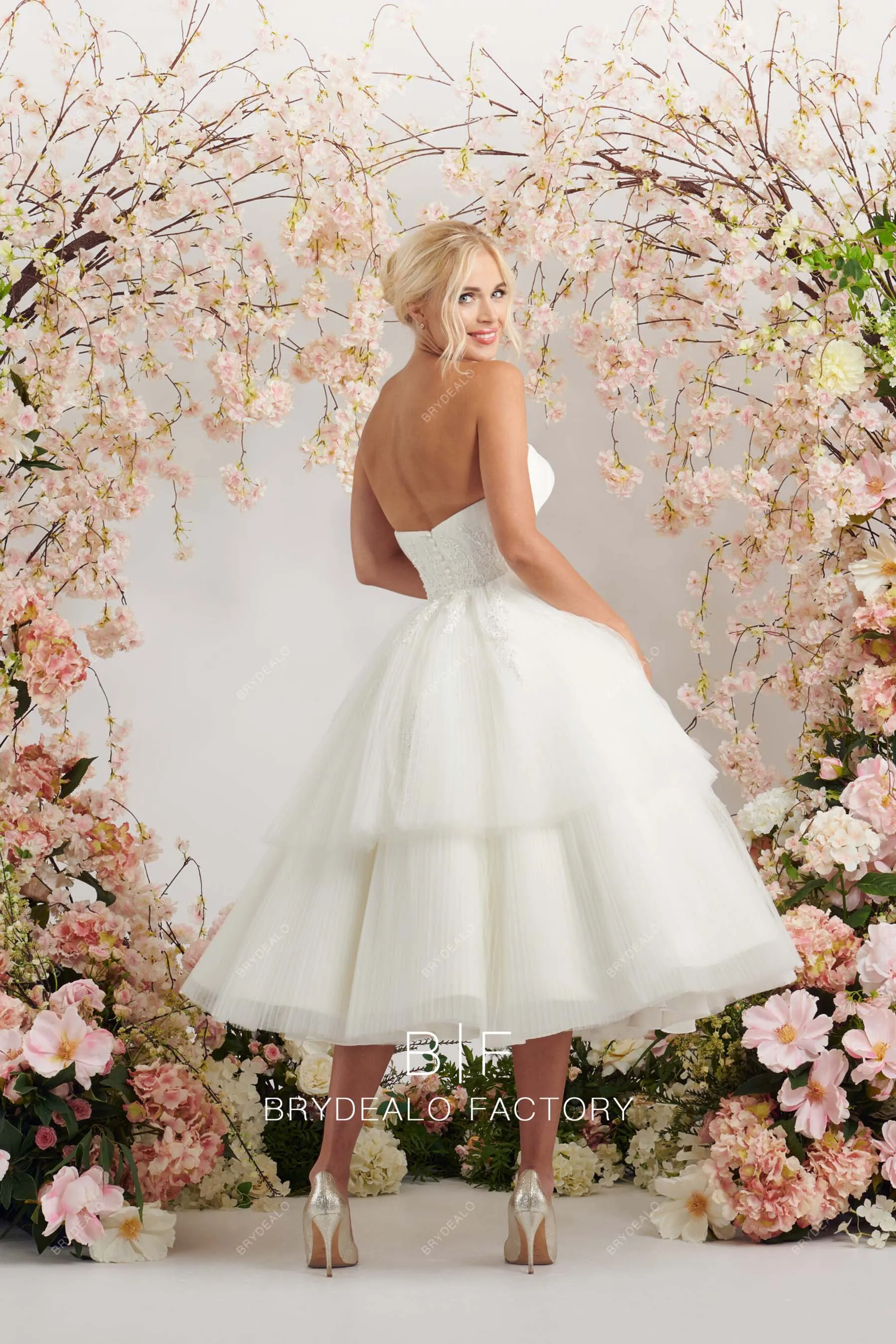 Strapless Straight Cross Neck Lace Tulle Tea-Length Wedding Dress